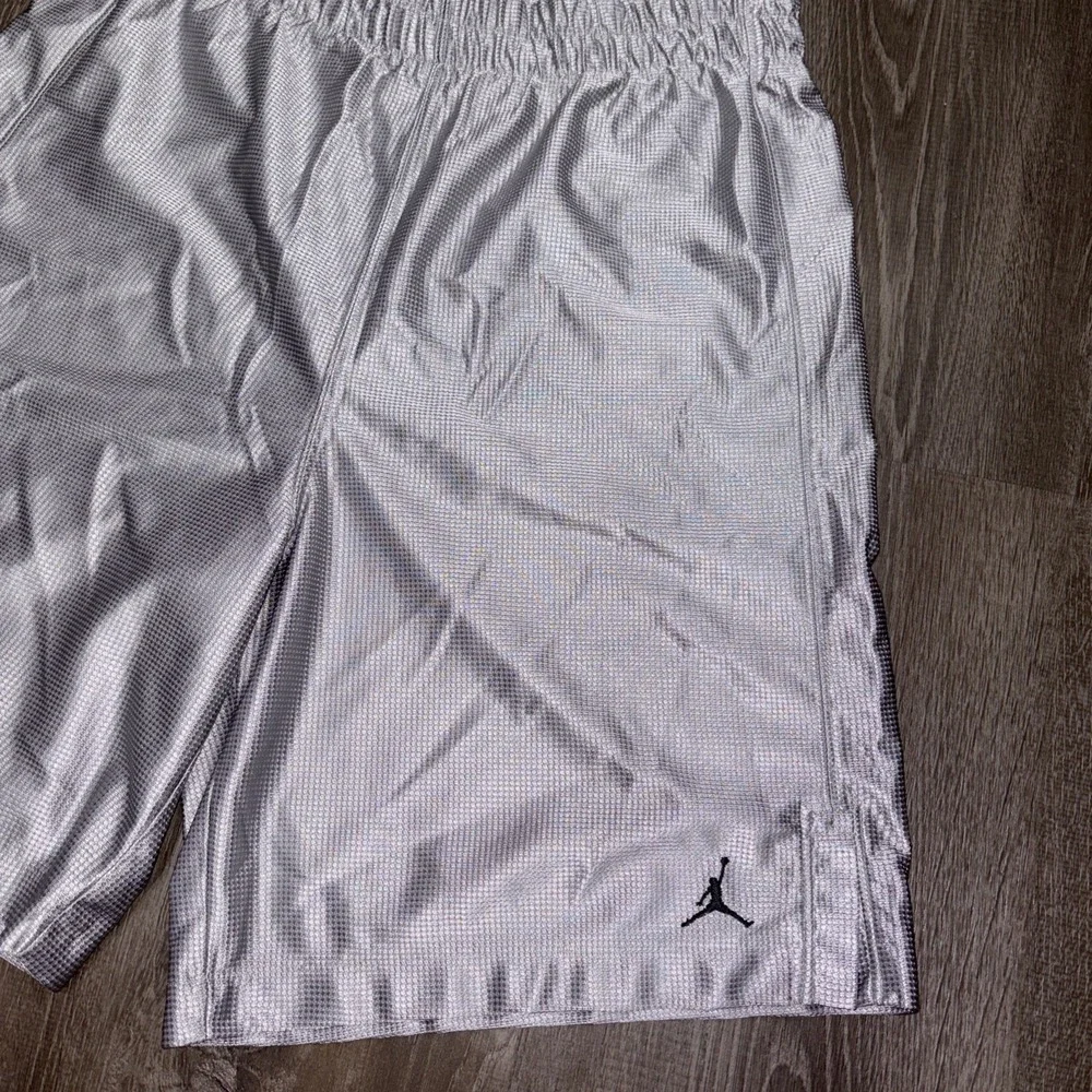 VTG Air Jordan Shorts Mens Medium Silver Baggy Shiny Silky Dazzle Basketball